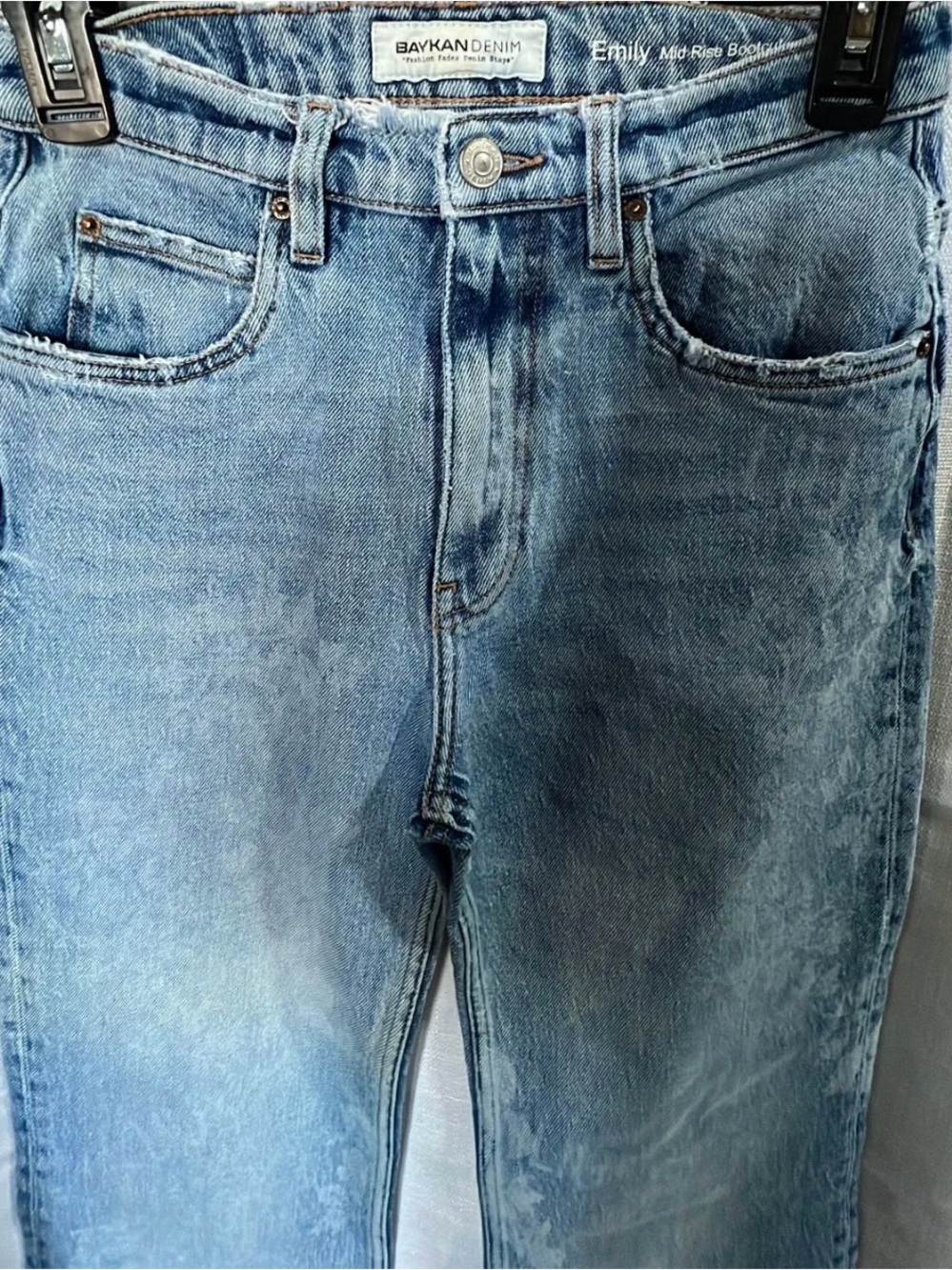 Women’s Straight-Leg Jeans in Light Blue by